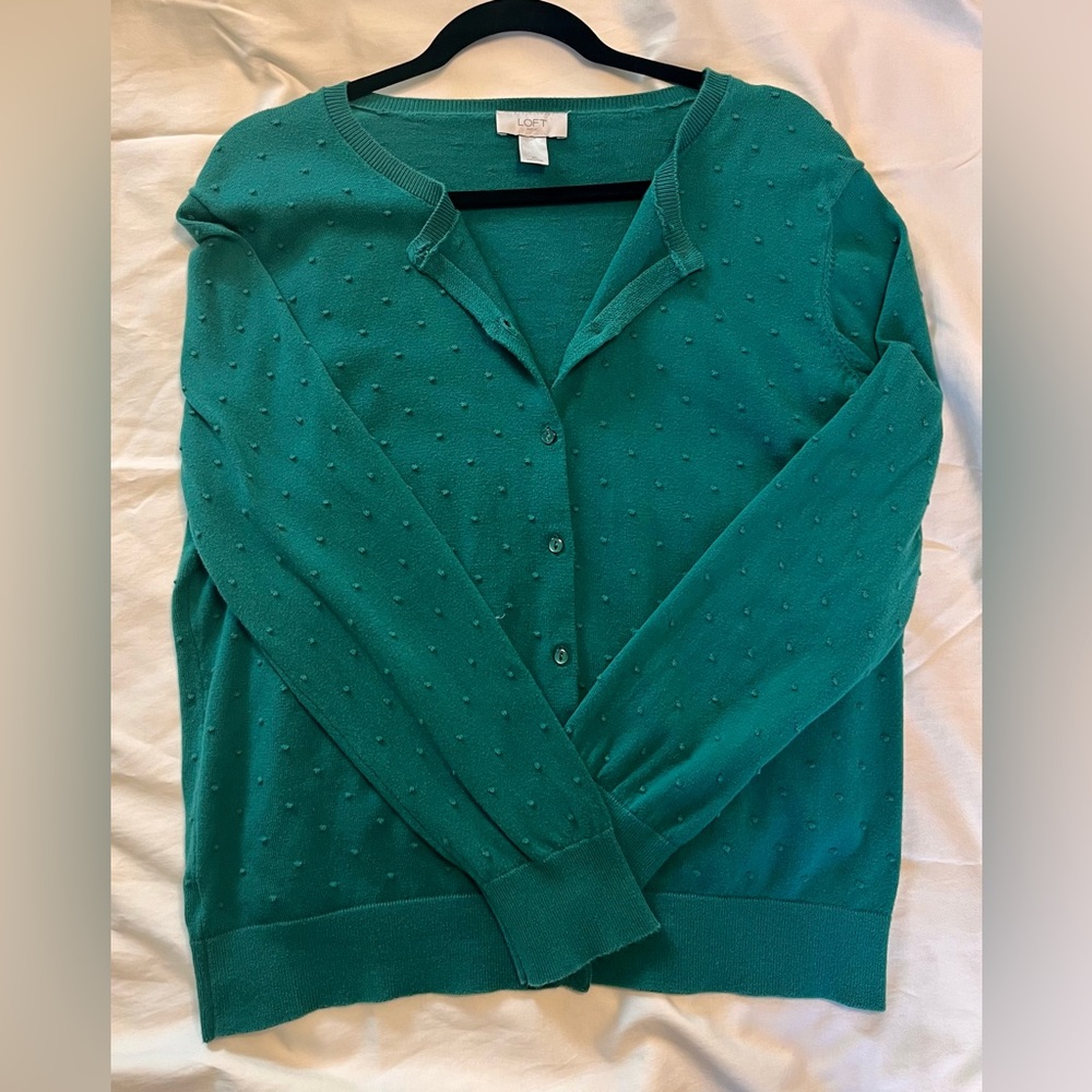 Loft factory green, Swiss for cardigan.